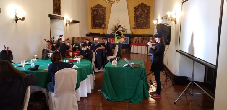 Salón montado para un evento en Hacienda Nueva Country Club