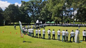 Team building empresarial Guatemala actividad grupal al aire libre