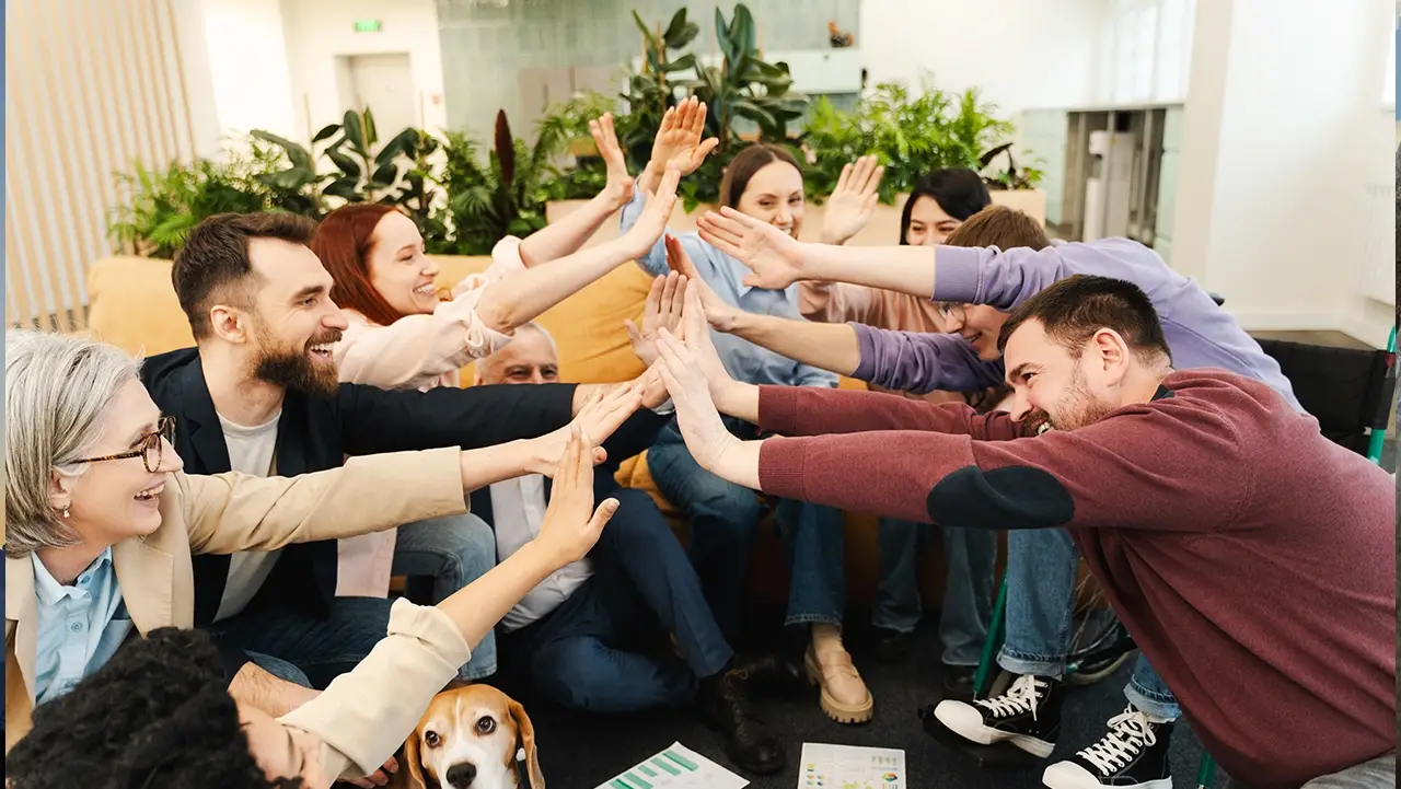 Dinámica de grupo pequeño para integración de equipos en un convivio empresarial